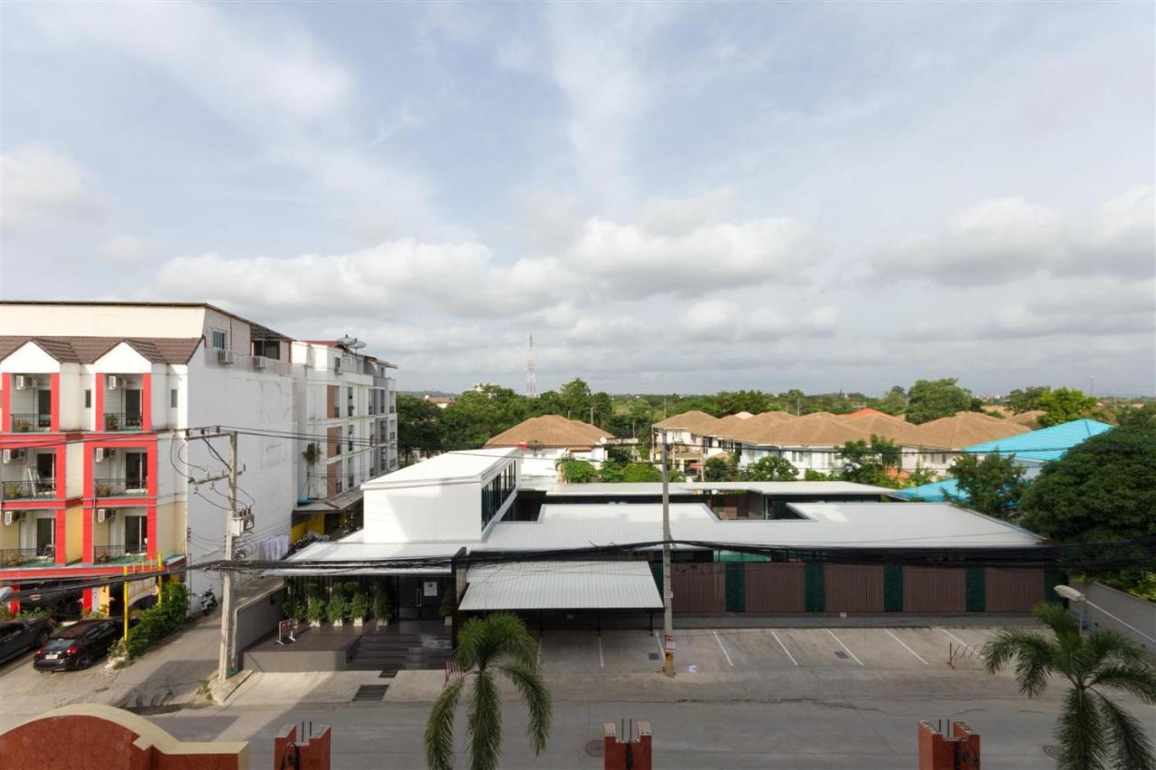 Seven Seas Resort Pattaya By Justin Pantai Jomtien Bagian luar foto